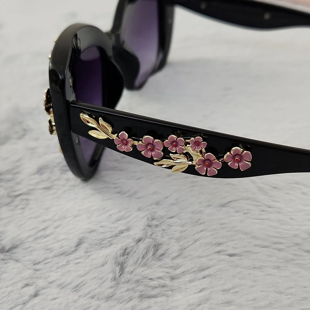 NWT Floral cat eye sunglasses